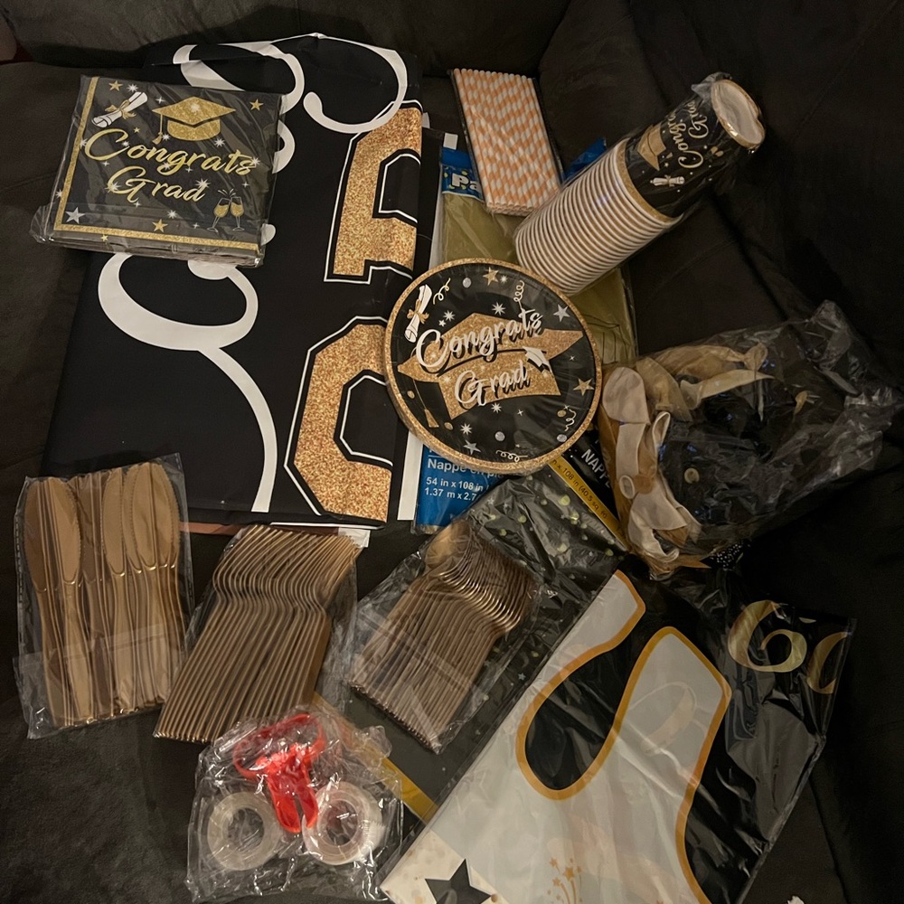 Graduation party supplies